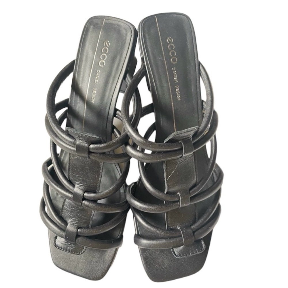 Ecco leather Black Strappy block heels Sandals